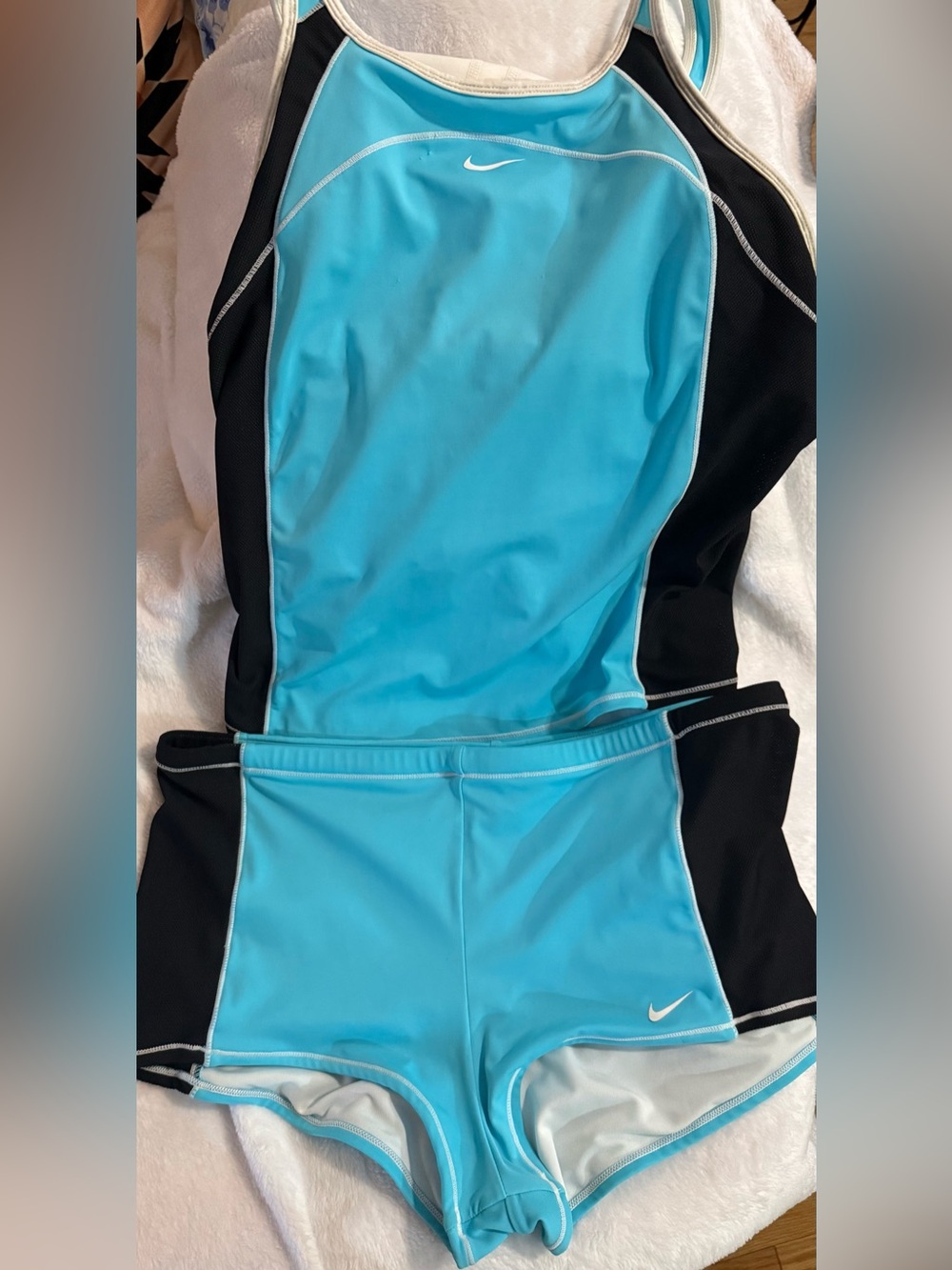 Nike Women’s Aqua Blue and Black Swim Rash Guard Set